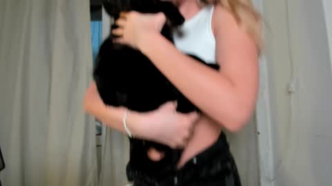  if you dont have fansly account yet use this link to registration    online show from February 5, 2025, 2:37 pm