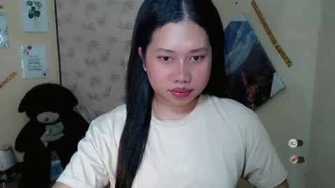 Snapshot of f3ckdollucy chatting on March 7, 2025, 2:12 pm yanna online show from March 7, 2025, 2:12 pm