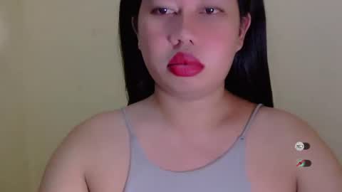 Snapshot of f3ckdollucy chatting on September 18, 2025, 9:33 am yanna online show from September 18, 2025, 9:33 am