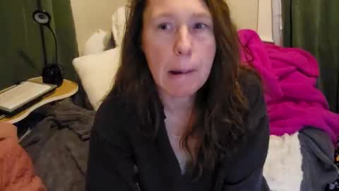 FabOmobono online show from February 9, 2025, 2:49 am