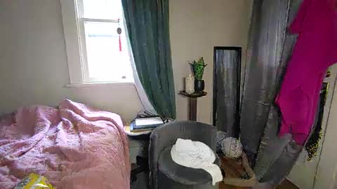 FabOmobono online show from February 24, 2025, 9:09 pm