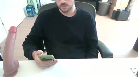 Snapshot of fabian_196 chatting on December 4, 2025, 1:09 pm Call me bitch online show from December 4, 2025, 1:09 pm