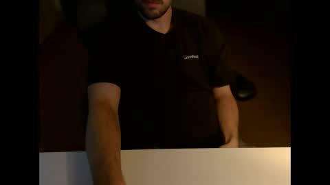 Snapshot of fabian_196 chatting on December 5, 2025, 7:32 pm Call me bitch online show from December 5, 2025, 7:32 pm