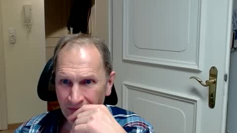 Snapshot of fabiansoohot chatting on June 4, 2026, 9:43 pm Fabian online show from June 4, 2026, 9:43 pm