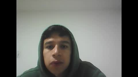 Snapshot of fabiar11 chatting on October 12, 2025, 3:27 am R online show from October 12, 2025, 3:27 am