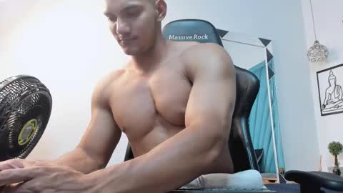 Snapshot of fabiorissi chatting on October 31, 2025, 9:49 pm FABIO online show from October 31, 2025, 9:49 pm