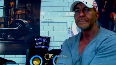 fabxxxl online show from January 9, 2025, 2:40 pm