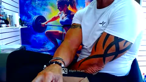 fabxxxl online show from April 30, 2026, 12:33 pm