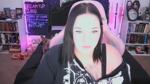 Snapshot of faeofmyth chatting on November 3, 2025, 9:59 pm faeofmyth online show from November 3, 2025, 9:59 pm