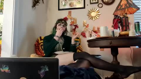 Snapshot of faequeenmommy chatting on December 7, 2024, 8:49 pm Goddess Fae the Feral Fairy Witch online show from December 7, 2024, 8:49 pm