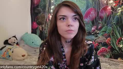 Snapshot of faerienugs chatting on November 26, 2025, 2:01 am Faerie 3 online show from November 26, 2025, 2:01 am