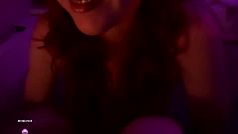 Faewildz online show from October 15, 2025, 5:40 am