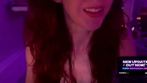 Faewildz online show from October 27, 2025, 4:49 am