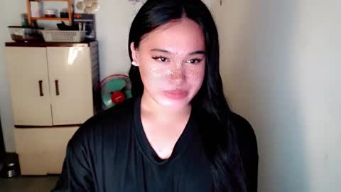 Snapshot of fairy_cuddle chatting on June 1, 2026, 2:24 am call me shanaia online show from June 1, 2026, 2:24 am