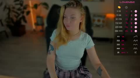 Snapshot of fairy_lele chatting on June 18, 2026, 2:23 am fairy_lele online show from June 18, 2026, 2:23 am