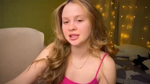 Snapshot of fairyilona chatting on February 18, 2025, 1:33 pm Ilona online show from February 18, 2025, 1:33 pm