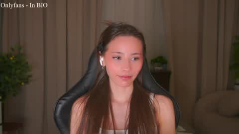 Snapshot of falinecrosthwaite chatting on May 21, 2026, 7:10 pm Kaori online show from May 21, 2026, 7:10 pm