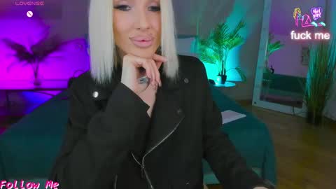 Snapshot of fallen1_angel chatting on May 11, 2026, 11:02 pm Lana online show from May 11, 2026, 11:02 pm