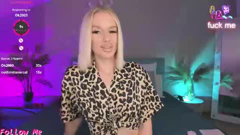 Snapshot of fallen1_angel chatting on June 19, 2026, 10:24 pm Lana online show from June 19, 2026, 10:24 pm