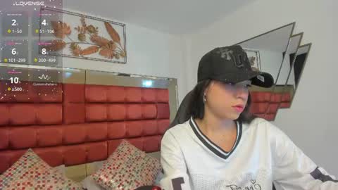 Snapshot of faloonroussel chatting on July 17, 2026, 6:35 pm Faloon online show from July 17, 2026, 6:35 pm