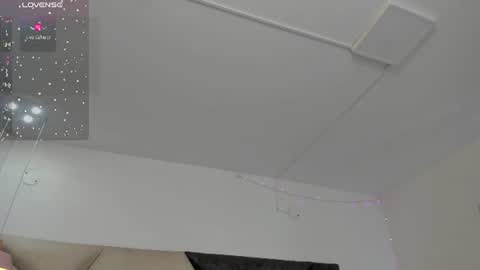 Snapshot of faloonroussel chatting on July 25, 2026, 6:05 pm Faloon online show from July 25, 2026, 6:05 pm