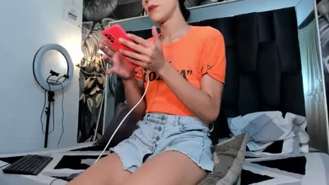 Snapshot of fanasy_andreadollx chatting on December 23, 2024, 8:36 pm Andrea online show from December 23, 2024, 8:36 pm