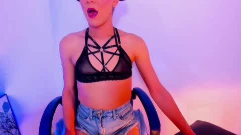 Snapshot of fanasy_andreadollx chatting on February 15, 2025, 7:06 am Andrea online show from February 15, 2025, 7:06 am