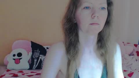 Snapshot of fanatka chatting on April 5, 2026, 4:31 am BUNNYGal online show from April 5, 2026, 4:31 am
