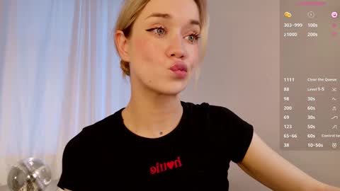 Snapshot of fancyamelia chatting on October 7, 2025, 1:19 pm fancyamelia online show from October 7, 2025, 1:19 pm