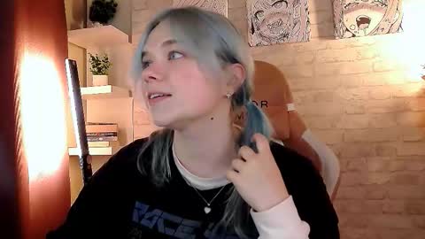 Snapshot of fancybella chatting on October 7, 2025, 2:36 pm Bella online show from October 7, 2025, 2:36 pm