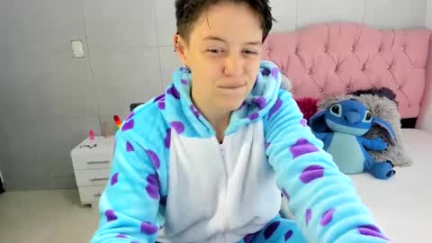 Snapshot of fanny_18 chatting on October 8, 2025, 2:53 am FANNY online show from October 8, 2025, 2:53 am