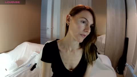 Snapshot of fanny_posy chatting on June 29, 2026, 11:43 am Fanny online show from June 29, 2026, 11:43 am