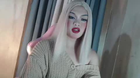 DANIELLA - DONT FORGET TO GIVE ME A THUMBSU UP online show from April 8, 2026, 11:21 am