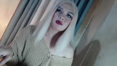 Snapshot of fantasticcock69_daniella chatting on May 19, 2026, 9:54 pm DANIELLA - DONT FORGET TO GIVE ME A THUMBSU UP online show from May 19, 2026, 9:54 pm