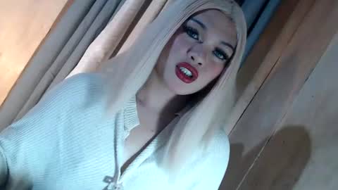 DANIELLA - DONT FORGET TO GIVE ME A THUMBSU UP online show from July 4, 2026, 11:05 am
