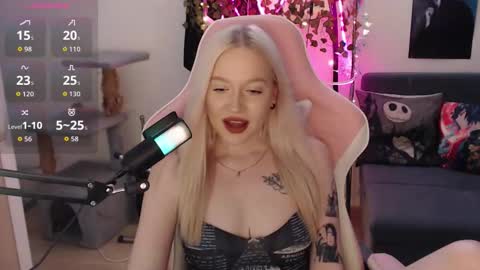 Snapshot of fantasy_lisa chatting on February 14, 2026, 11:45 pm Lisa online show from February 14, 2026, 11:45 pm