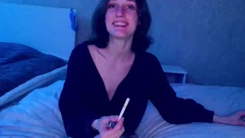 Kira online show from January 18, 2026, 1:42 am