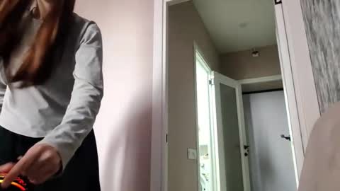 Snapshot of farahmantifel chatting on October 5, 2025, 10:13 am Anna Scovich online show from October 5, 2025, 10:13 am