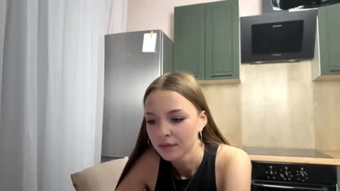 Snapshot of farahmantifel chatting on October 8, 2025, 4:48 pm Anna Scovich online show from October 8, 2025, 4:48 pm