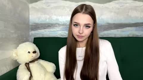 Snapshot of farahmantifel chatting on November 22, 2025, 11:31 am Anna Scovich online show from November 22, 2025, 11:31 am