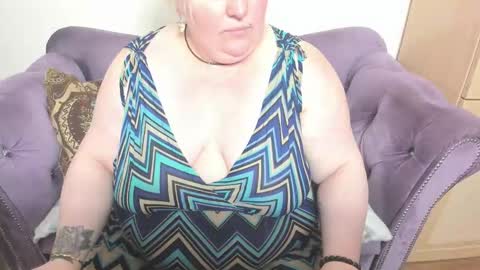 fashiona online show from November 6, 2025, 10:49 am