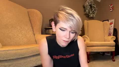  Lily  Waifu  online show from July 3, 2026, 7:26 am