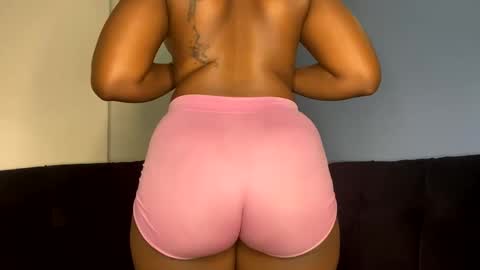 Snapshot of fatassfreak254 chatting on December 1, 2024, 5:24 pm Winnie online show from December 1, 2024, 5:24 pm