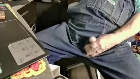 Snapshot of fatfreddythecat chatting on February 20, 2025, 5:29 pm Fred. online show from February 20, 2025, 5:29 pm