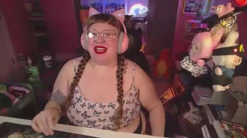 Snapshot of fatveronica chatting on April 27, 2026, 12:03 pm FatVeronica online show from April 27, 2026, 12:03 pm