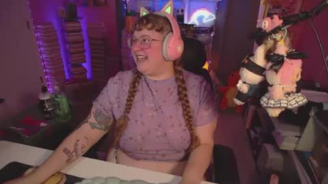 Snapshot of fatveronica chatting on June 25, 2026, 7:07 pm FatVeronica online show from June 25, 2026, 7:07 pm