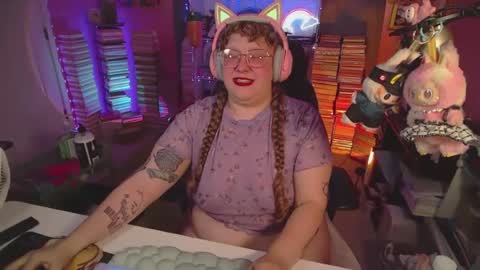 Snapshot of fatveronica chatting on July 2, 2026, 6:25 pm FatVeronica online show from July 2, 2026, 6:25 pm