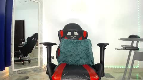 Snapshot of favel_gomez7 chatting on December 2, 2024, 1:25 am Favel Gomez online show from December 2, 2024, 1:25 am