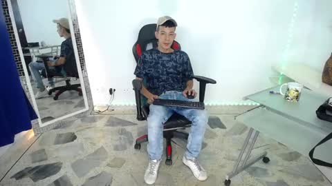 Snapshot of favel_gomez7 chatting on December 21, 2024, 1:21 pm Favel Gomez online show from December 21, 2024, 1:21 pm
