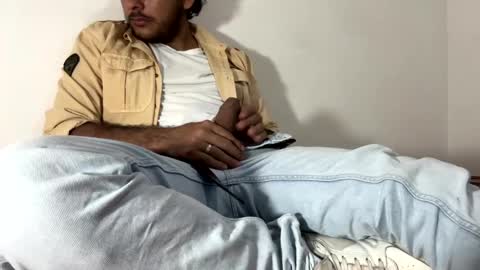 Snapshot of favid95 chatting on December 3, 2024, 2:03 am favid95 online show from December 3, 2024, 2:03 am